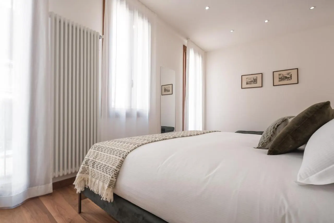 Rialto Deluxe Grand Canal View R&R Apartment Venice