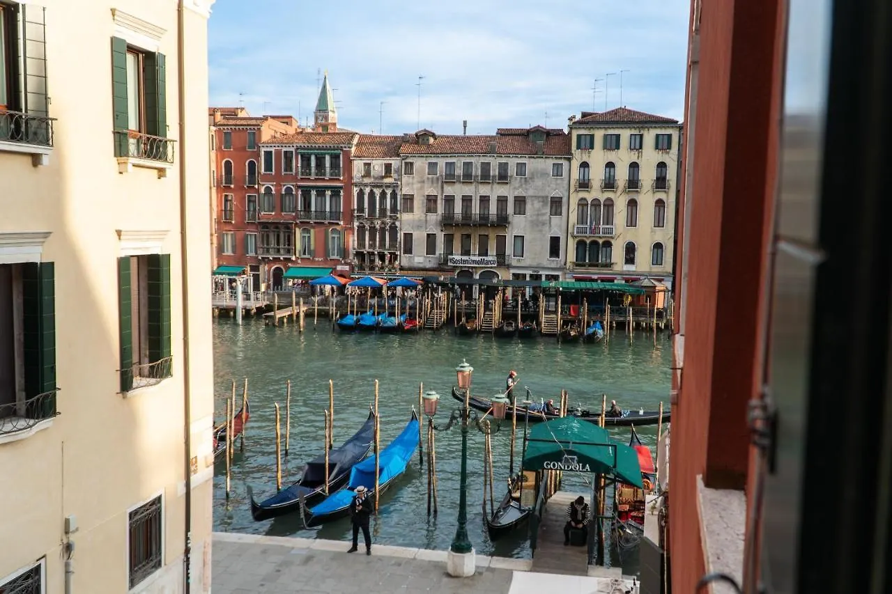 Rialto Deluxe Grand Canal View R&R Benátky